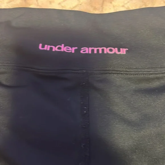 Under Armor fitted leggings,pink + black - Picture 5 of 6